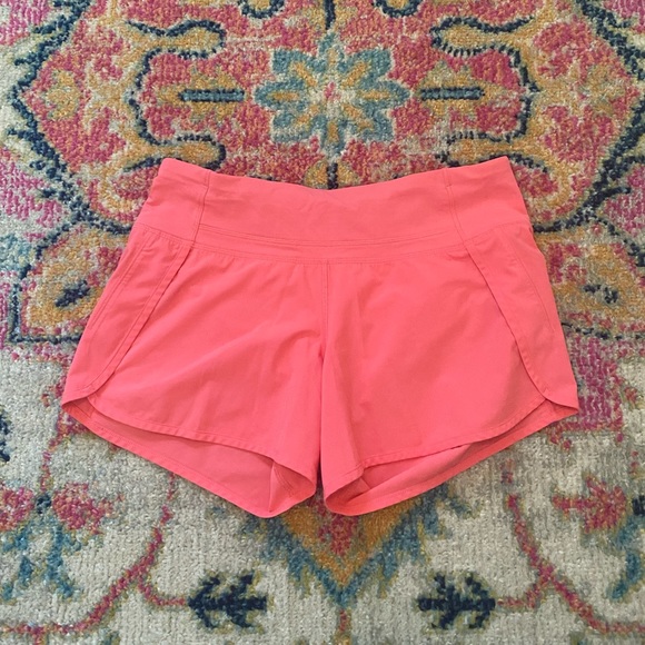 Lululemon Speed Up Shorts Size 4 Coral 